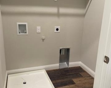 6810 Jade Drive - Photo Thumbnail 11