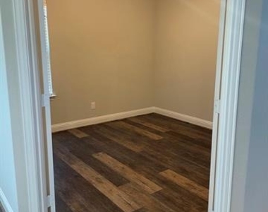 6810 Jade Drive - Photo Thumbnail 6