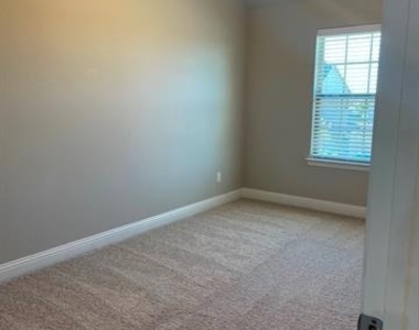 6810 Jade Drive - Photo Thumbnail 12