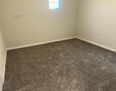 472 Rock Creek Drive - Photo Thumbnail 23