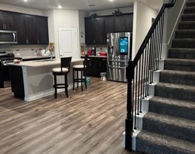 472 Rock Creek Drive - Photo Thumbnail 12