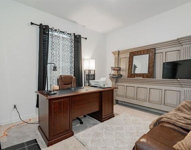 1034 Manuel Drive - Photo Thumbnail 12