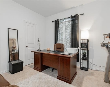 1034 Manuel Drive - Photo Thumbnail 13