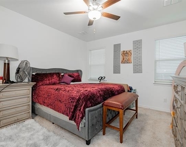 1034 Manuel Drive - Photo Thumbnail 14