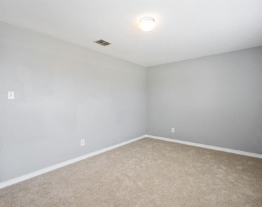 14801 Whispering Court - Photo Thumbnail 16