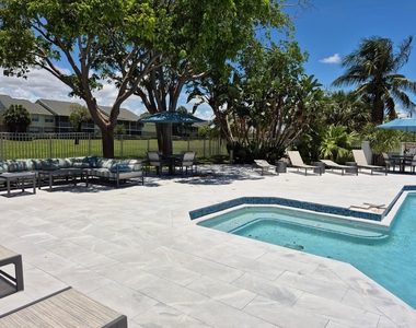 2823 N Course Drive - Photo Thumbnail 17