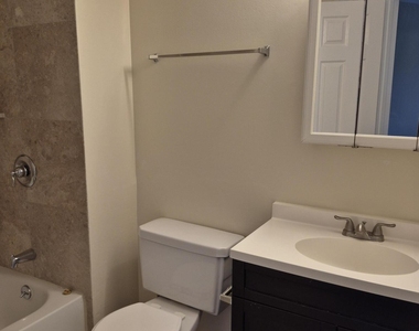 2823 N Course Drive - Photo Thumbnail 10