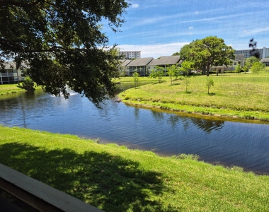 2823 N Course Drive - Photo Thumbnail 13