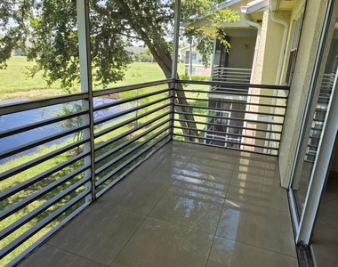 2823 N Course Drive - Photo Thumbnail 14