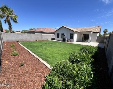 2849 W San Carlos Lane - Photo Thumbnail 27