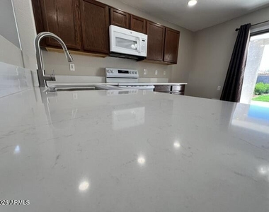 2849 W San Carlos Lane - Photo Thumbnail 6