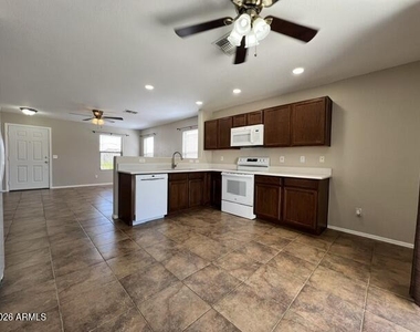 2849 W San Carlos Lane - Photo Thumbnail 4