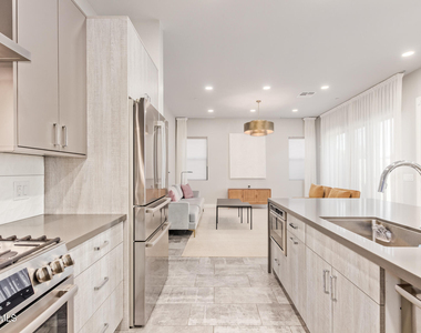 2645 E Osborn Road - Photo Thumbnail 11