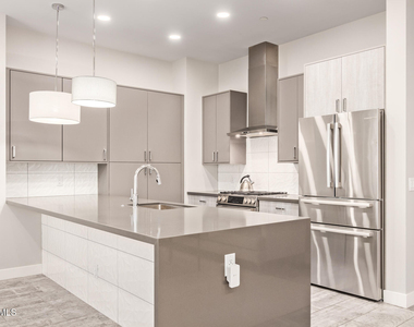 2645 E Osborn Road - Photo Thumbnail 9