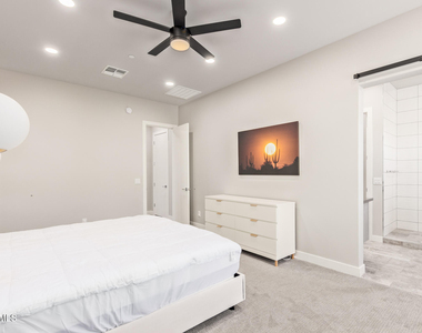2645 E Osborn Road - Photo Thumbnail 13