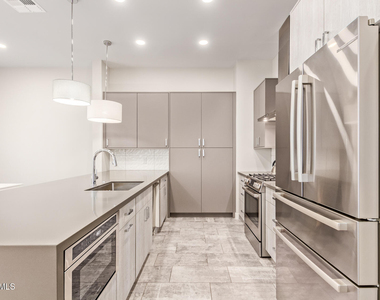 2645 E Osborn Road - Photo Thumbnail 8