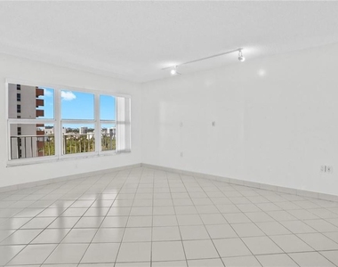 3000 E Sunrise Boulevard - Photo Thumbnail 13