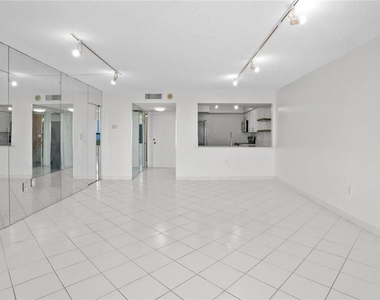 3000 E Sunrise Boulevard - Photo Thumbnail 10