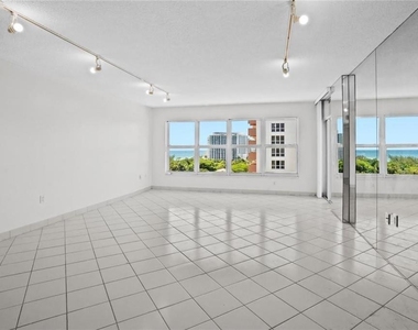 3000 E Sunrise Boulevard - Photo Thumbnail 12