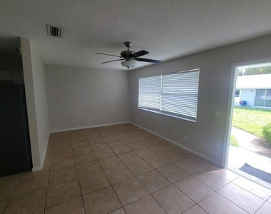 242 Se 24th Avenue - Photo Thumbnail 6