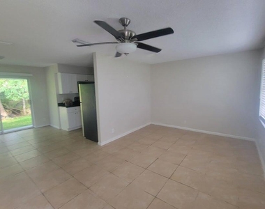 242 Se 24th Avenue - Photo Thumbnail 3