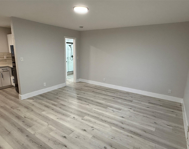 720 Ne 7th Street - Photo Thumbnail 5