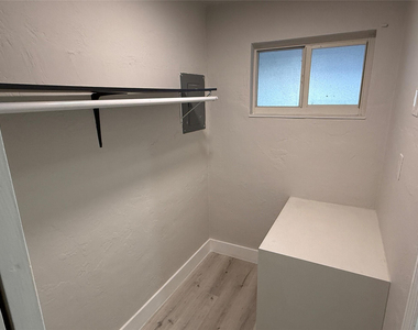 720 Ne 7th Street - Photo Thumbnail 6