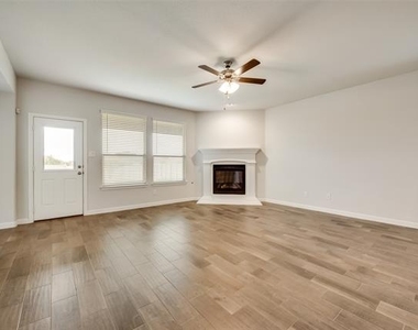 1308 Canary Lane - Photo Thumbnail 3
