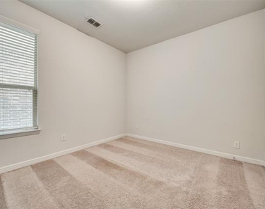 1308 Canary Lane - Photo Thumbnail 14