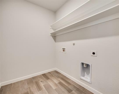 1308 Canary Lane - Photo Thumbnail 12