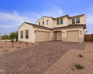 19793 W Earll Drive - Photo Thumbnail 2