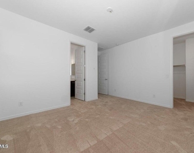 19793 W Earll Drive - Photo Thumbnail 27