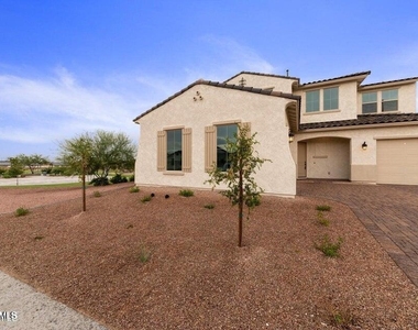 19793 W Earll Drive - Photo Thumbnail 1