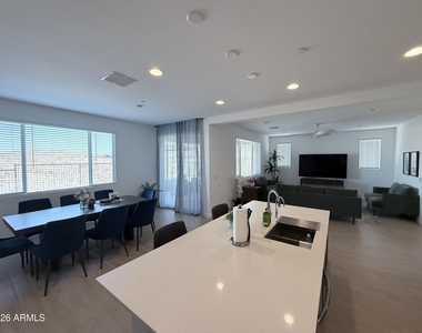 32022 N 121st Avenue - Photo Thumbnail 8