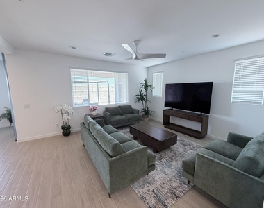32022 N 121st Avenue - Photo Thumbnail 4