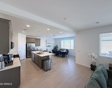 32022 N 121st Avenue - Photo Thumbnail 5