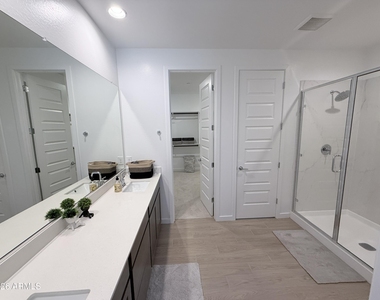 32022 N 121st Avenue - Photo Thumbnail 16