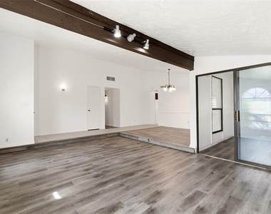 4205 Buckeye Street - Photo Thumbnail 3