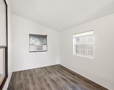 4205 Buckeye Street - Photo Thumbnail 6