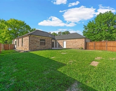 1213 Sycamore Drive - Photo Thumbnail 31