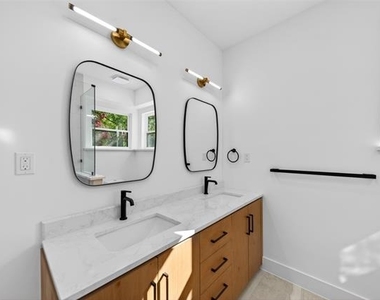1213 Sycamore Drive - Photo Thumbnail 22