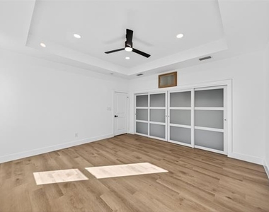 1213 Sycamore Drive - Photo Thumbnail 13