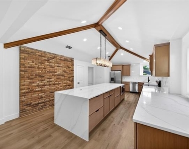 1213 Sycamore Drive - Photo Thumbnail 3