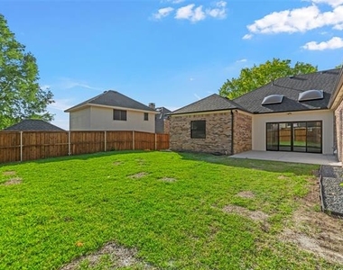1213 Sycamore Drive - Photo Thumbnail 29