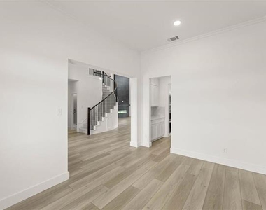 1818 Whisperwood Way - Photo Thumbnail 15