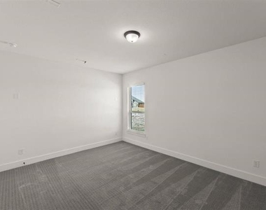 1818 Whisperwood Way - Photo Thumbnail 11