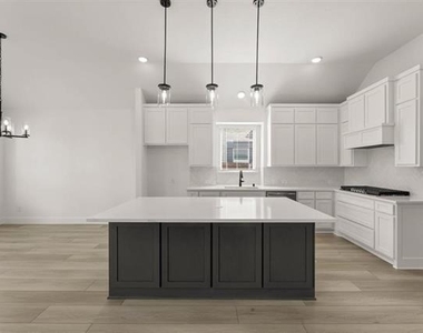 1818 Whisperwood Way - Photo Thumbnail 5