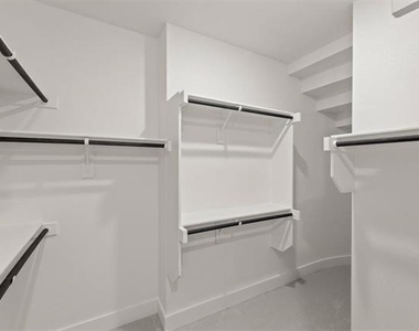 1818 Whisperwood Way - Photo Thumbnail 8