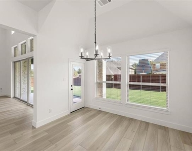 1818 Whisperwood Way - Photo Thumbnail 13