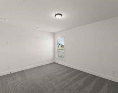 1818 Whisperwood Way - Photo Thumbnail 16